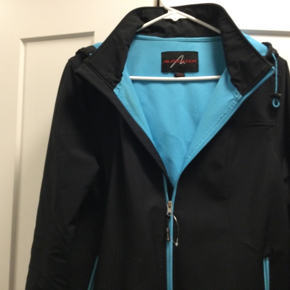 Like New Ladies Alpine Tek Jacket - Picture 7 of 15